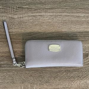Michael Kors Zip Wallet